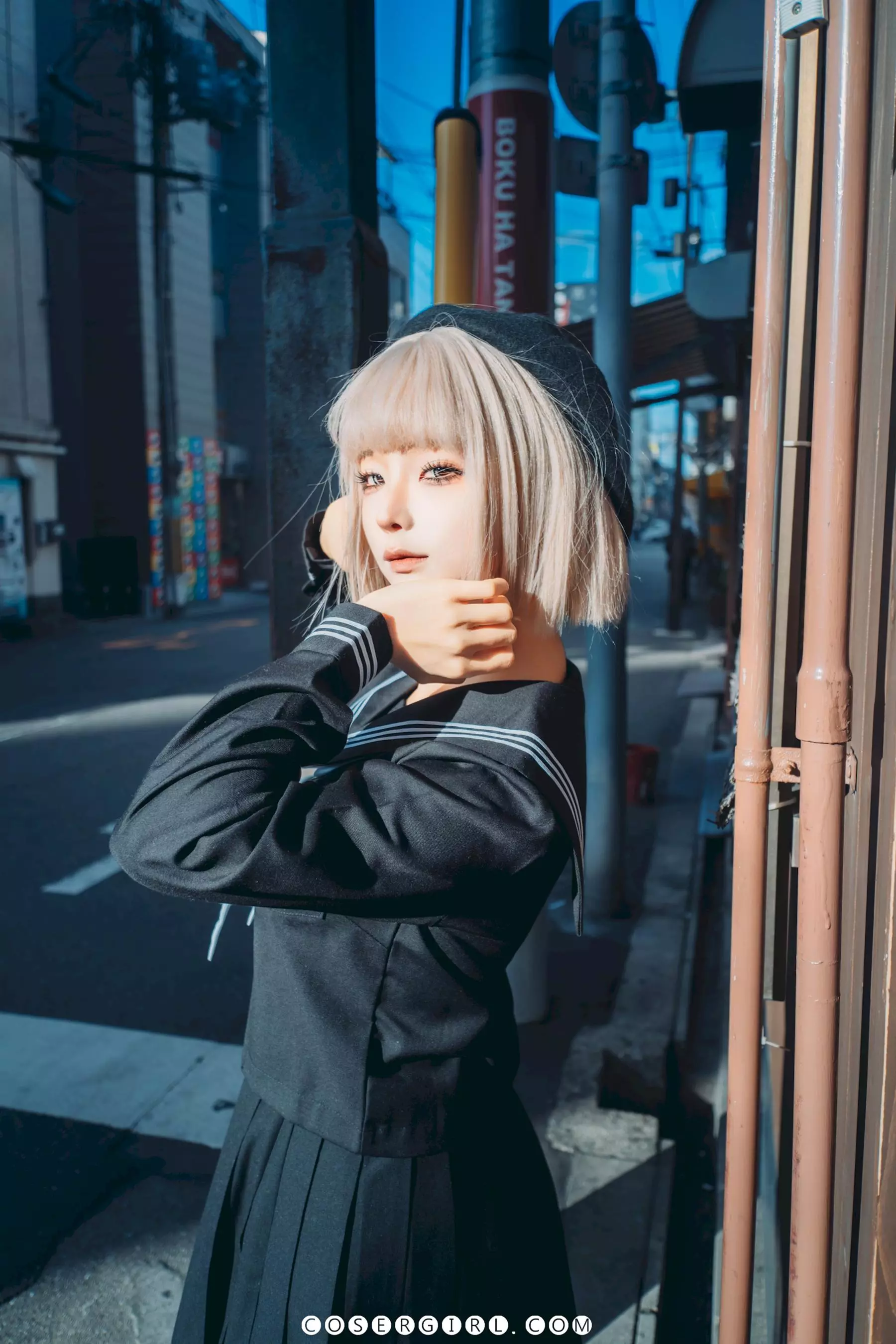 蠢沫沫秋寻-上户外写真,针织衫搭配半身裙展现身材曲线