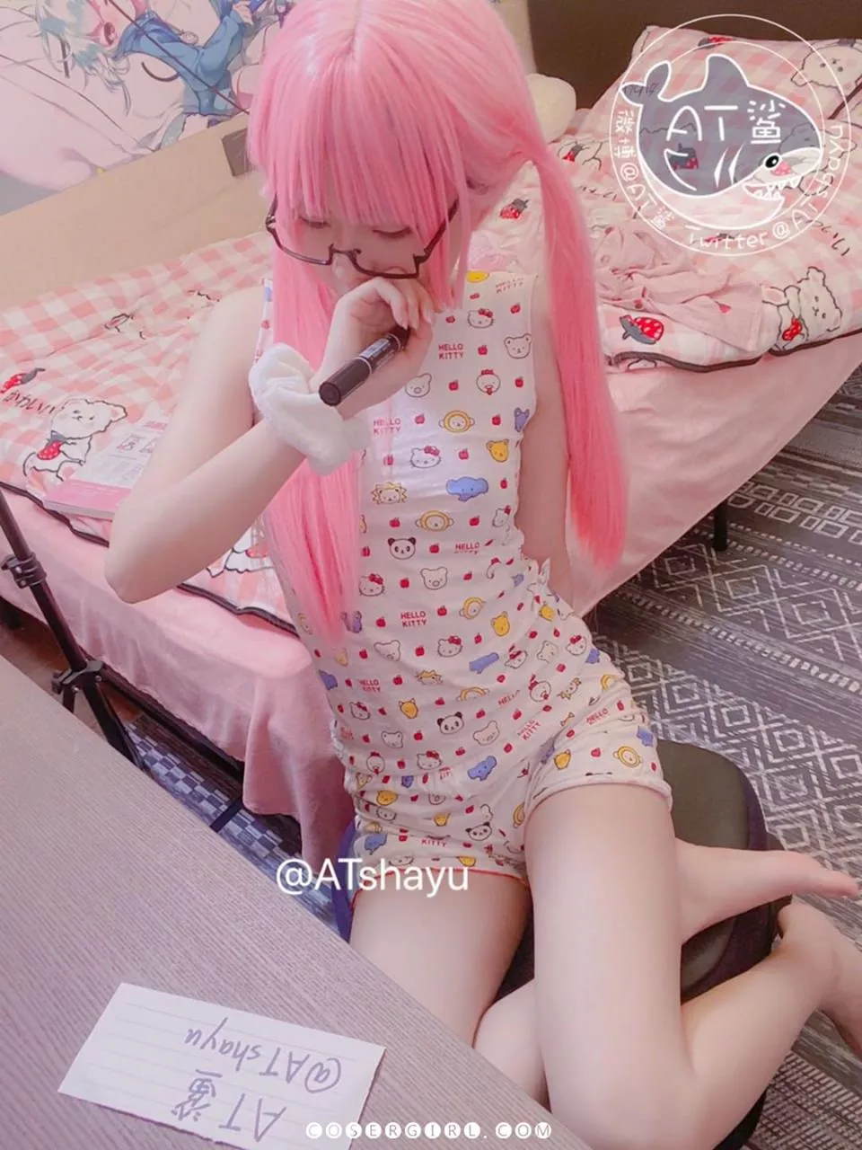 AT鲨 居家鲨鲨 - 粉色睡衣的软萌日常-COSERYYDS